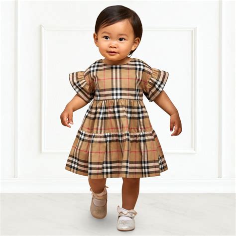 kinderwagen burberry design|burberry newborn dresses.